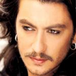artist image Baris Akarsu Yollarda Bulurum Seni - Разыщу тебя на дорогах (Haluk Levent) (2004 г.) Akademi Türkiye
