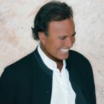 artist image Julio Iglesias Historia De Un Amor America