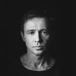 artist image Dolphin - Последний Дельфин Его дом океан его любовь это жизнь Он не завидует птицам стремящимся ввысь. Его золото солнце его жемчуг пена волн Каждый прожитый день словно розовый сон И можно плыть куда хочешь только кто бы позвал И не осталось никого из тех кто его ждал Его крик раз Не в фокусе - EP